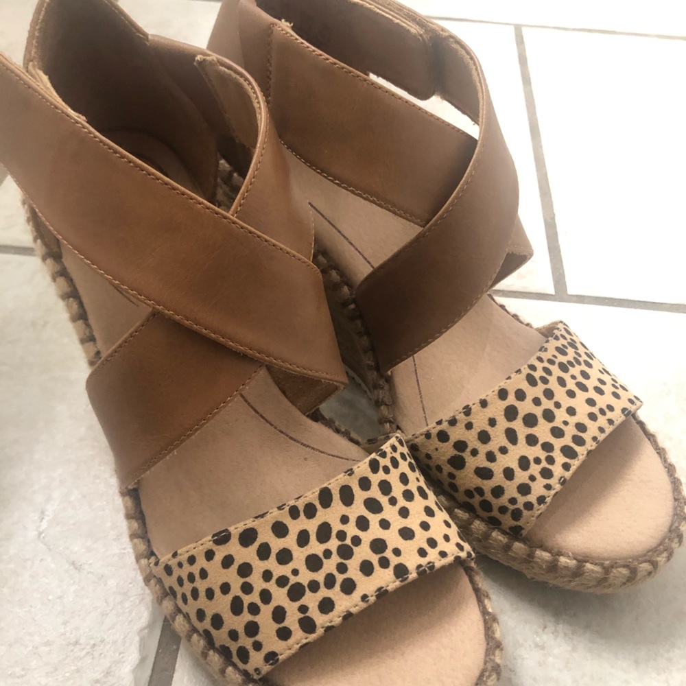 Leopard wedge sandals